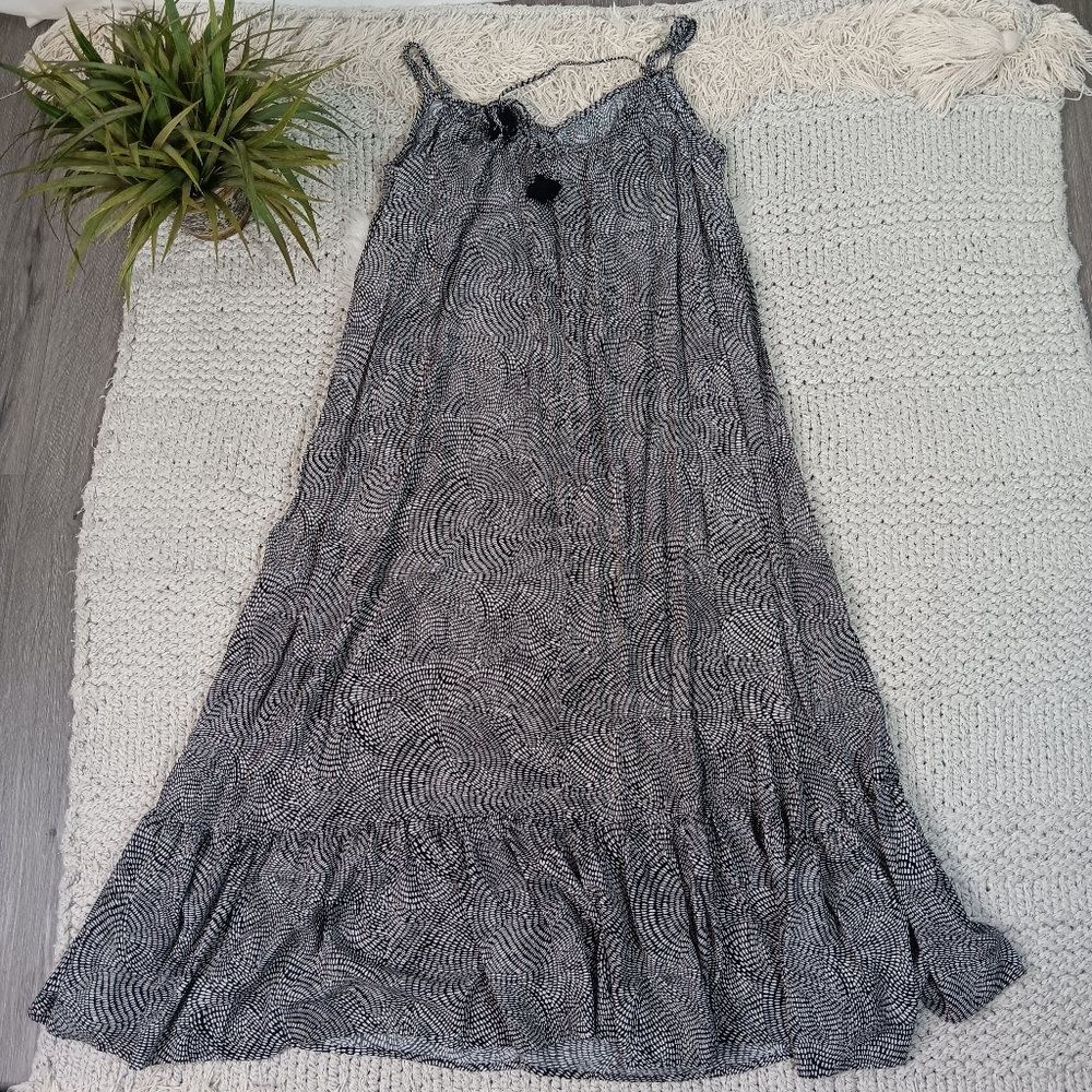 Ava & Viv Women's Sleeveless Black and White Flowy Ruffle Hem Maxi Sundress, 1X - Picture 2 of 7